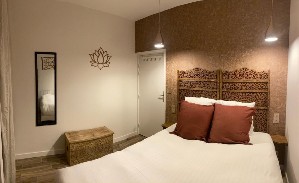 Hotel La Bonne Hotesse ชามบูง-ซัวร์-แลค ภายนอก รูปภาพ