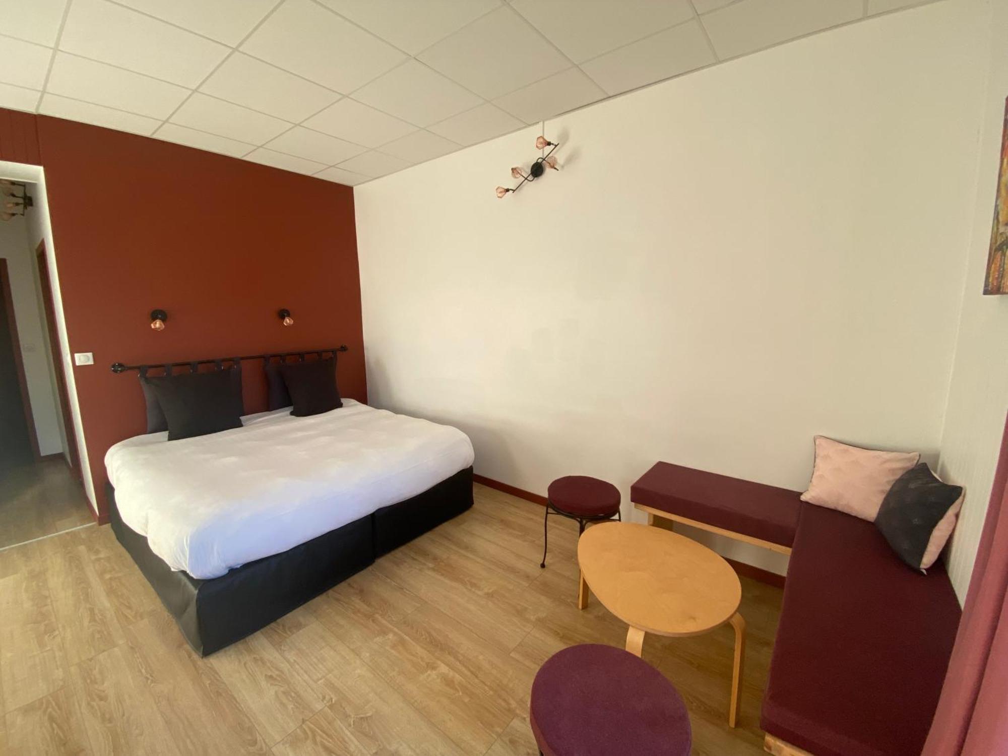 Hotel La Bonne Hotesse ชามบูง-ซัวร์-แลค ภายนอก รูปภาพ