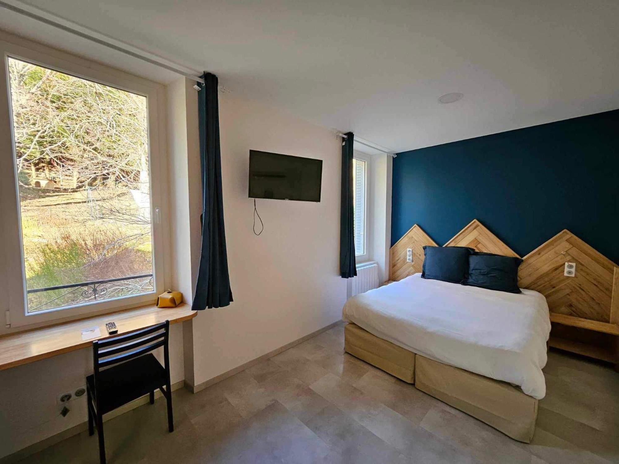 Hotel La Bonne Hotesse ชามบูง-ซัวร์-แลค ภายนอก รูปภาพ