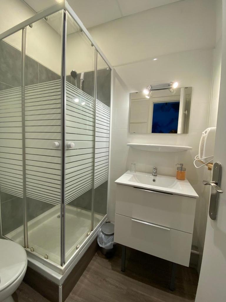 Hotel La Bonne Hotesse ชามบูง-ซัวร์-แลค ห้อง รูปภาพ