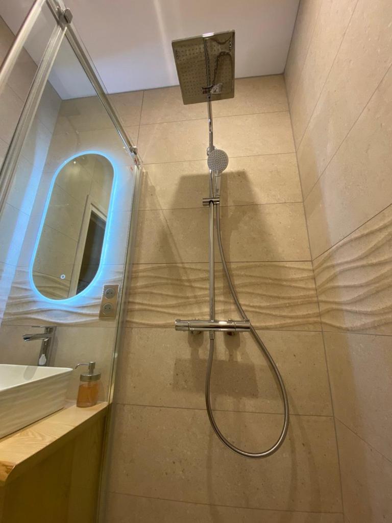 Hotel La Bonne Hotesse ชามบูง-ซัวร์-แลค ห้อง รูปภาพ